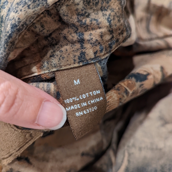 Wildlife Print Long Sleeve Shirt - Picture 4 of 6